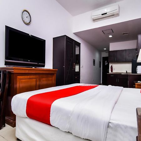 Oyo 138 Empire Hotel Apartments Дубай Екстериор снимка