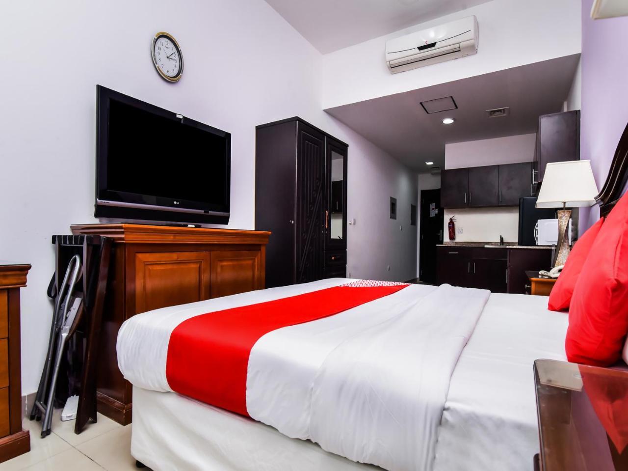 Oyo 138 Empire Hotel Apartments Дубай Екстериор снимка