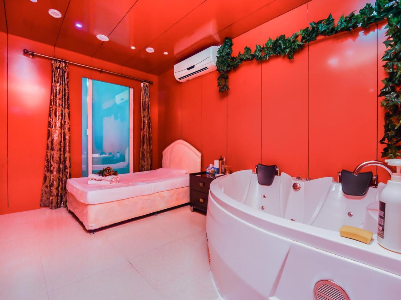 Oyo 138 Empire Hotel Apartments Дубай Екстериор снимка