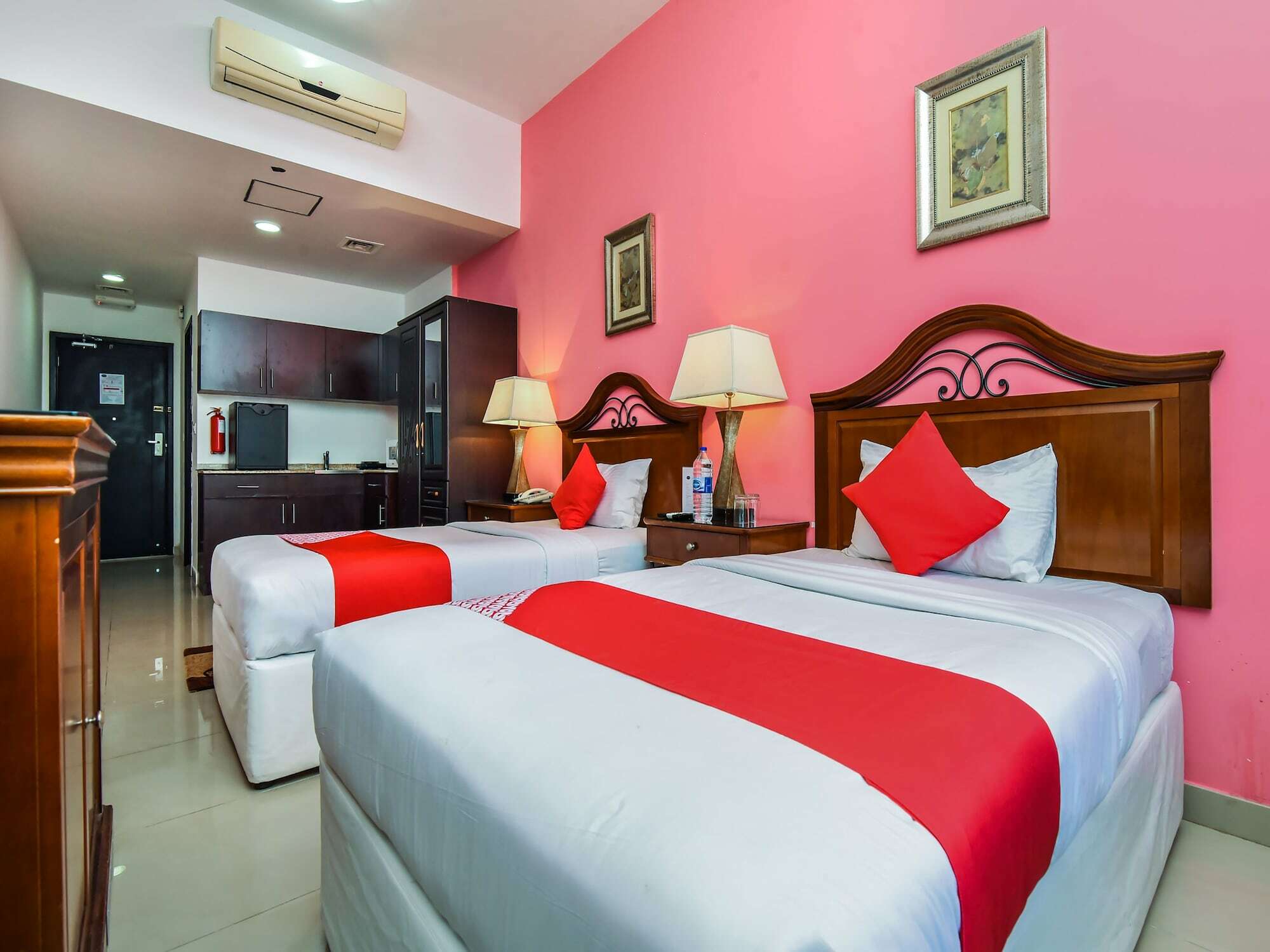 Oyo 138 Empire Hotel Apartments Дубай Екстериор снимка